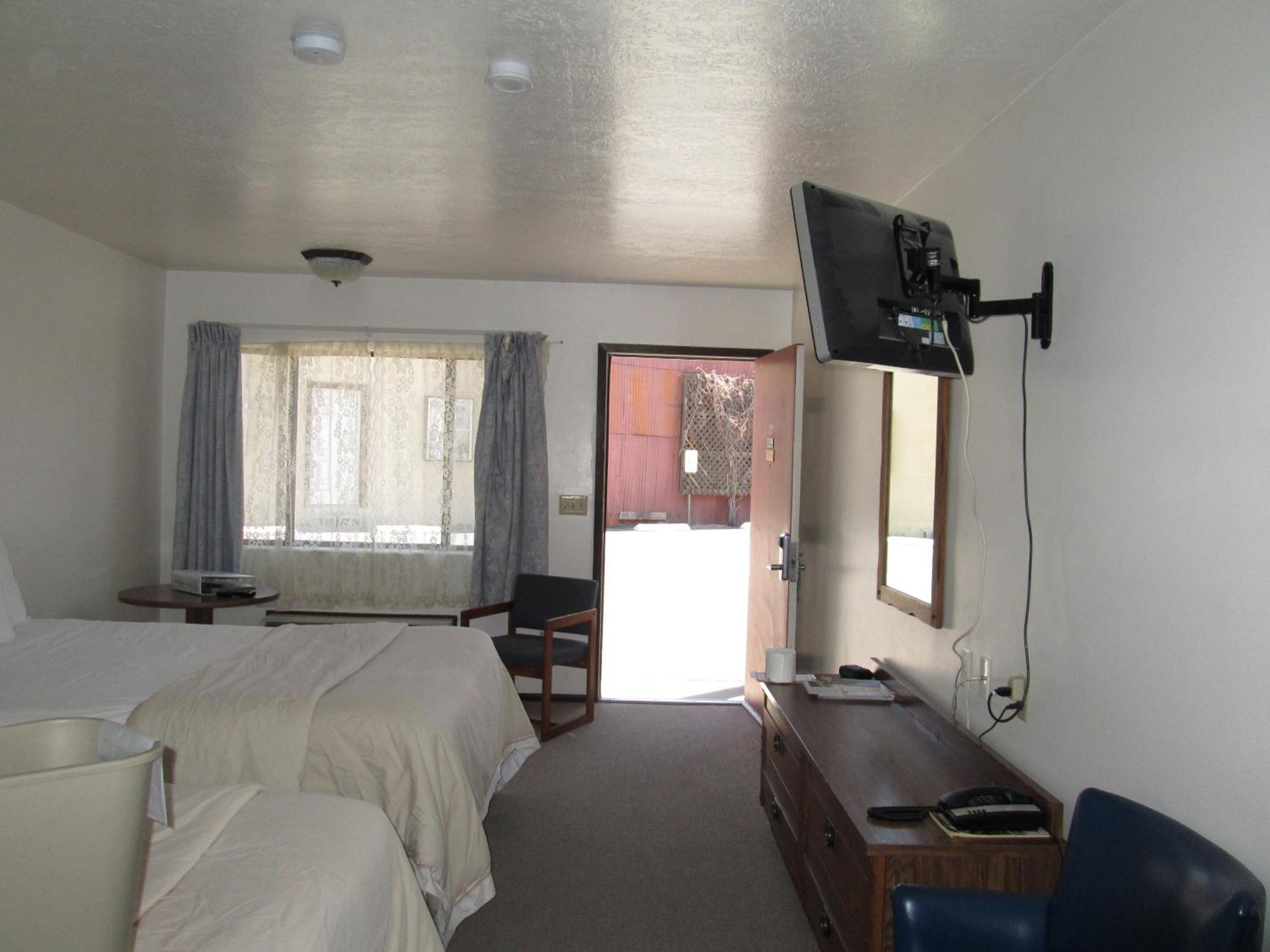 Jim Butler Inn & Suites Tonopah Room photo